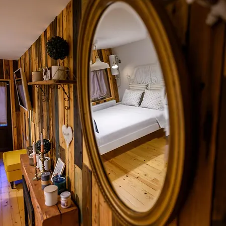 Starite Borove Lodge