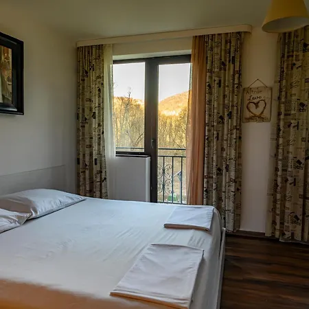 Starite Borove Lodge Sinagovtsi