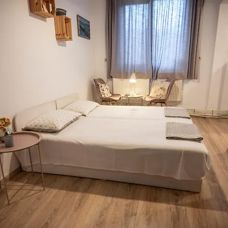 Starite Borove Lodge Sinagovtsi