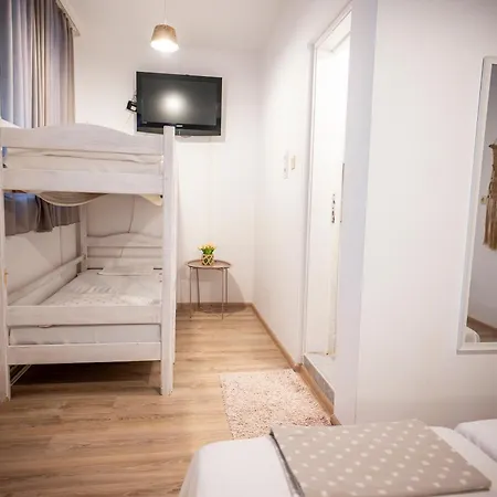 Starite Borove Lodge