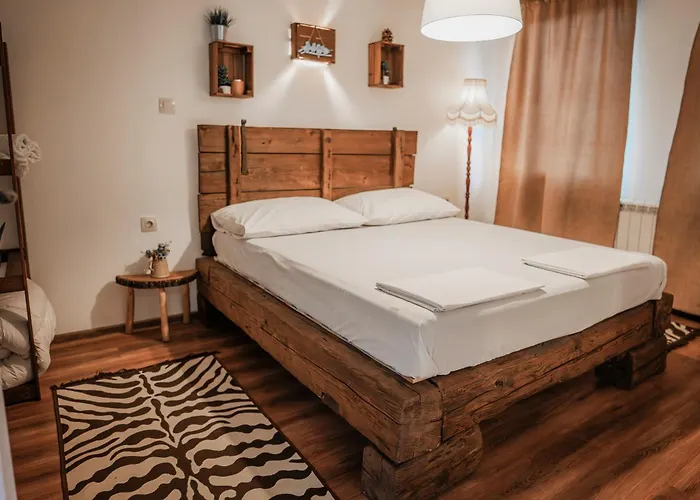 Starite Borove بيت خشبي