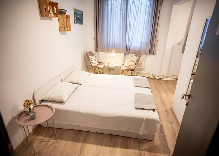 Starite Borove بيت خشبي *