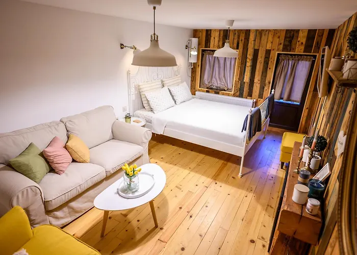 بيت خشبي Starite Borove *