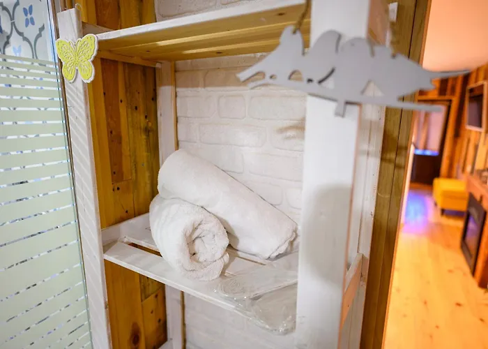 Starite Borove بيت خشبي *