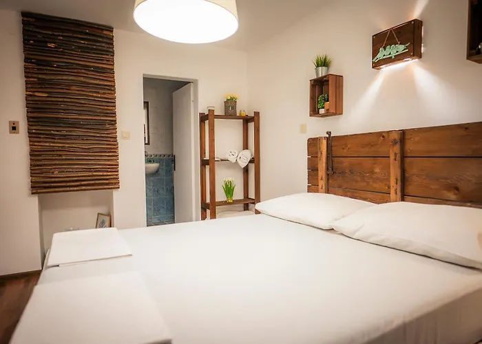 Starite Borove Sinagovtsi