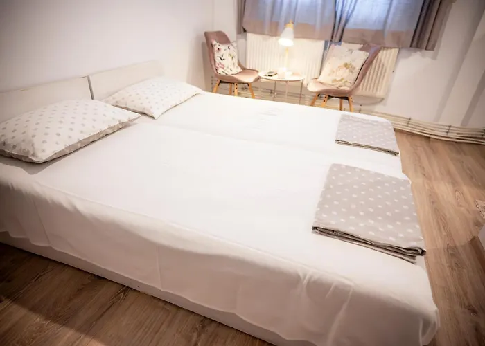 بيت خشبي Starite Borove *