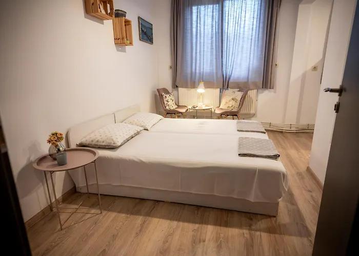 Starite Borove بيت خشبي Sinagovtsi