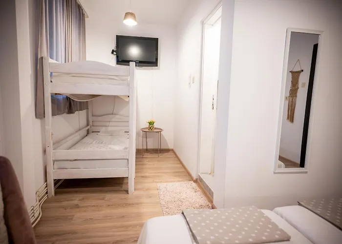 Starite Borove بيت خشبي