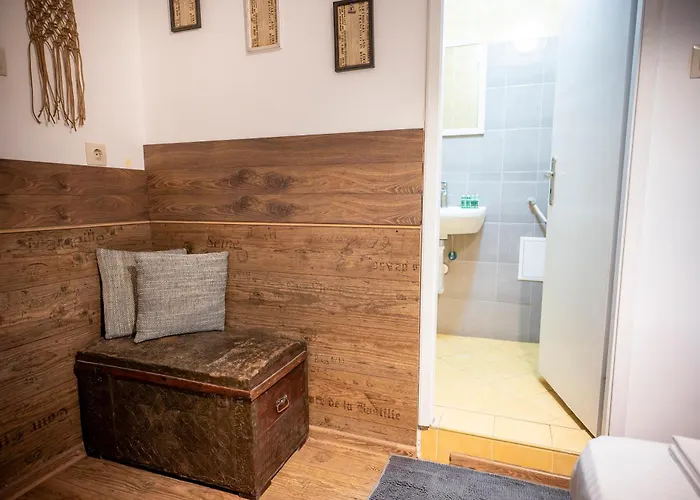 Starite Borove بيت خشبي